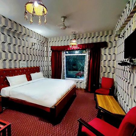 Hotel International Srinagar Kültér fotó