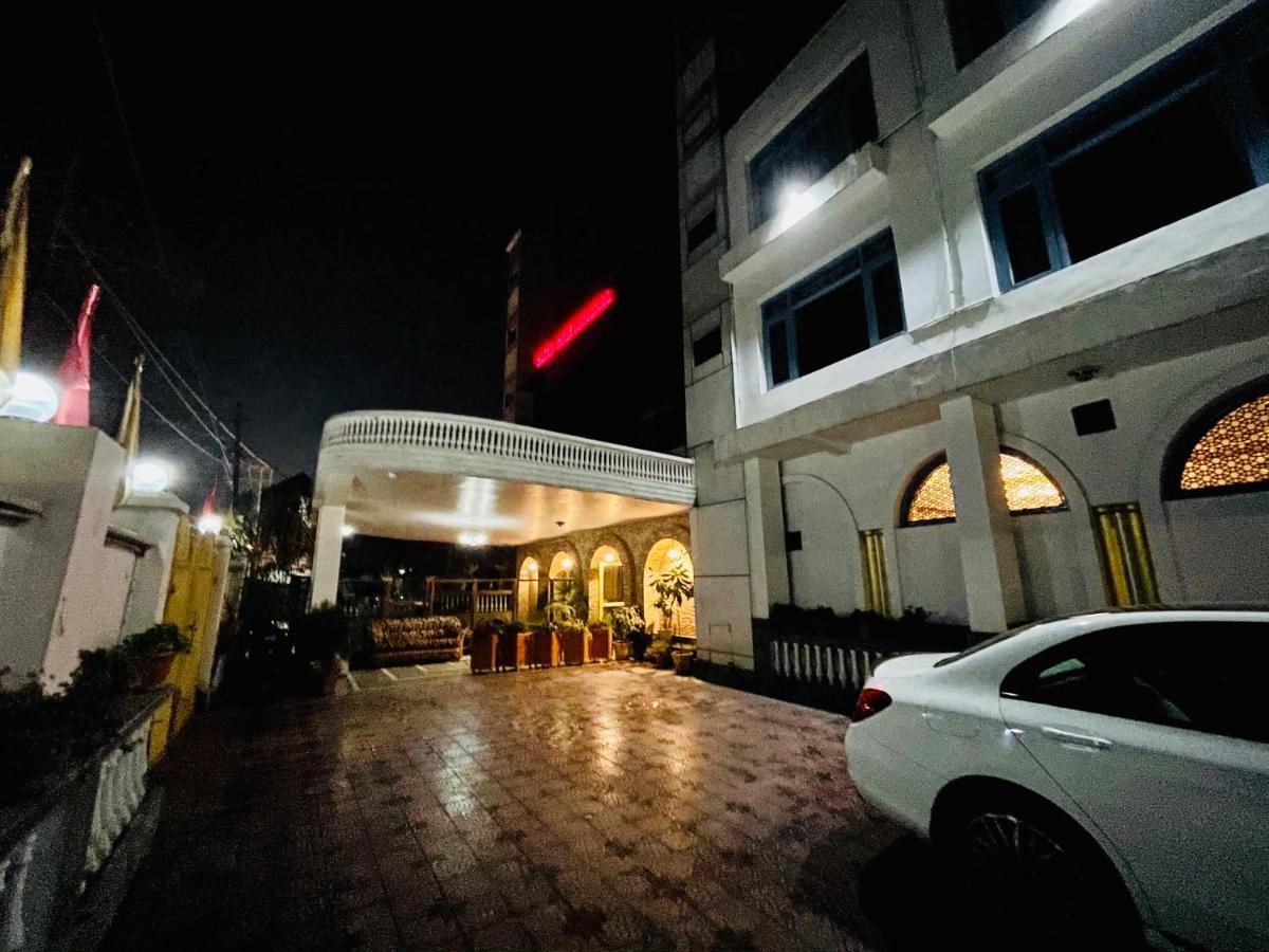 Hotel International Srinagar Kültér fotó