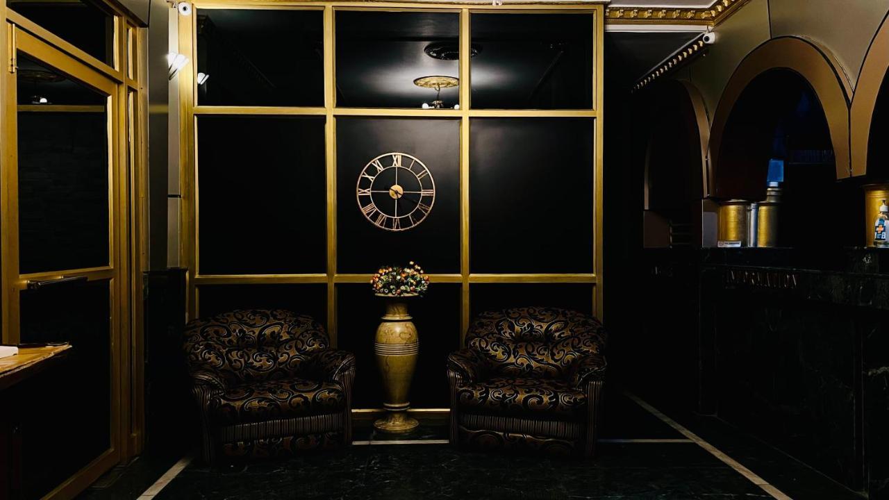 Hotel International Srinagar Kültér fotó