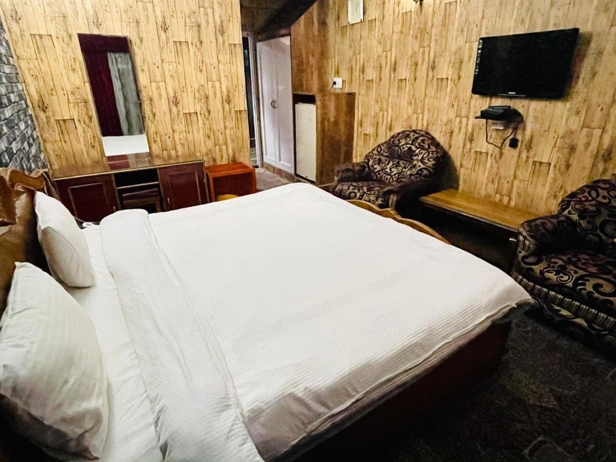 Hotel International Srinagar Kültér fotó