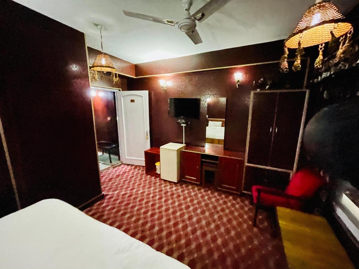 Hotel International Srinagar Kültér fotó
