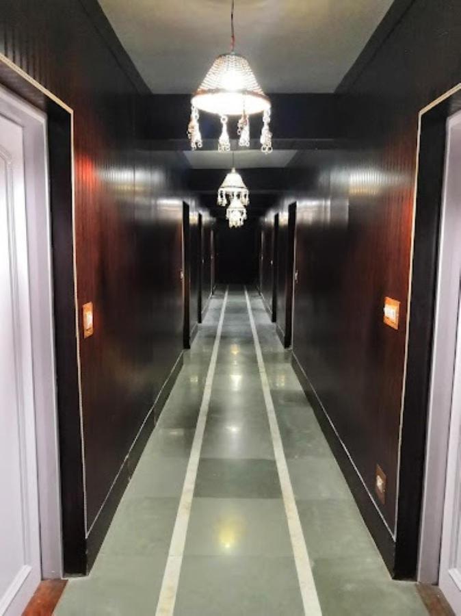 Hotel International Srinagar Kültér fotó