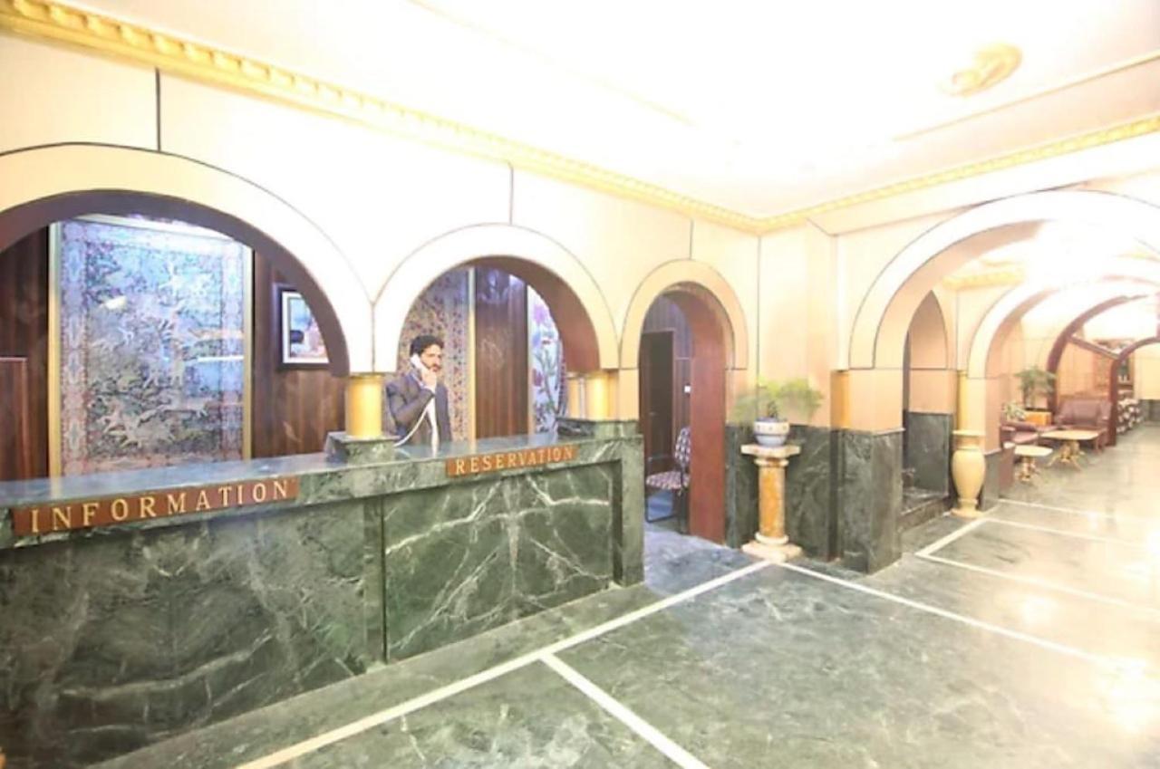 Hotel International Srinagar Kültér fotó