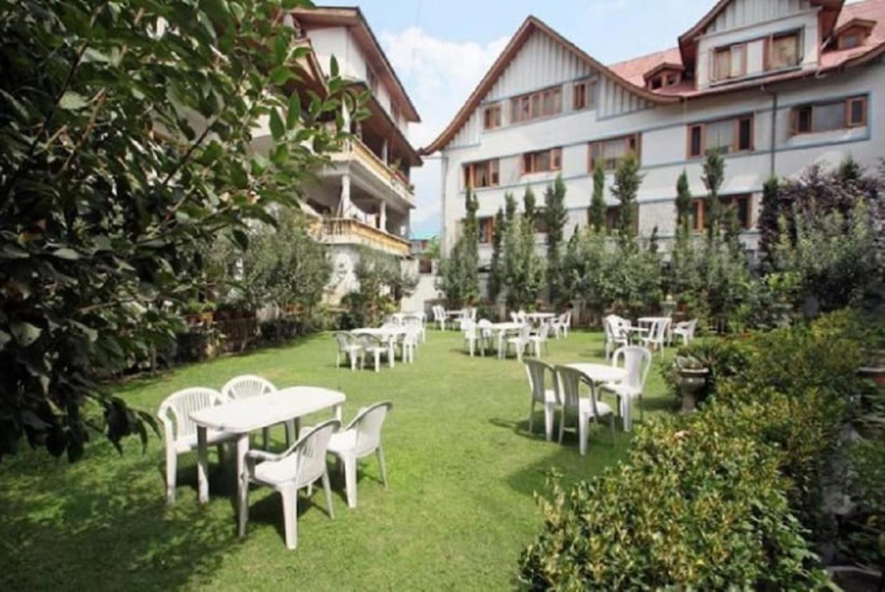 Hotel International Srinagar Kültér fotó